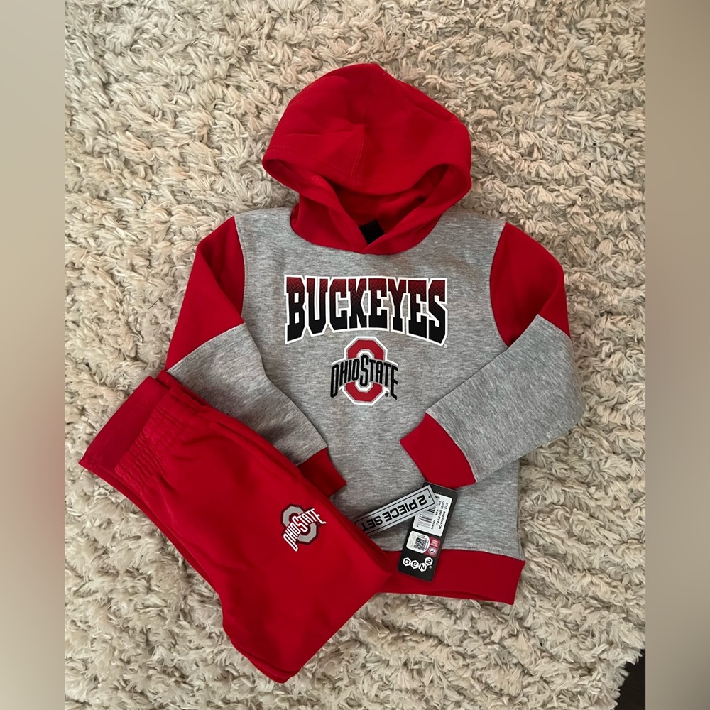 Ohio State Buckeyes hoodie and sweatpants